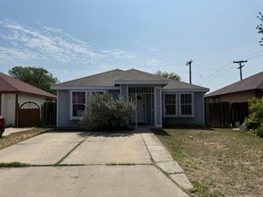 Building Photo - 1503 Eisenhower Dr