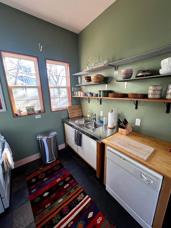 Foto del edificio - 1603 Cedar Ave