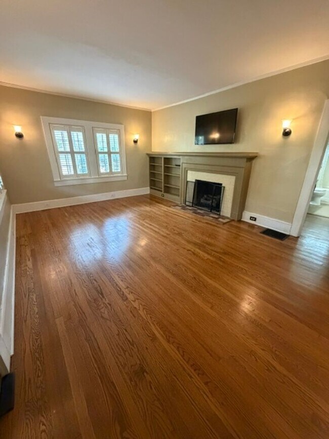 Foto del edificio - Beautiful and Spacious Home in Historic Bellwood in Downtown Northport