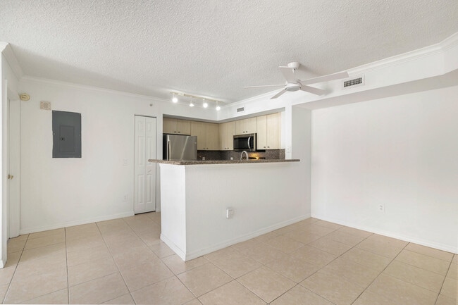 Building Photo - 1801 N Flagler Dr