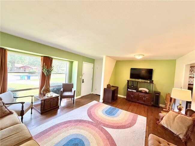 Building Photo - 3042 Hudson Ct