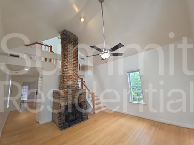 Foto del edificio - 910 Oakwood Ave