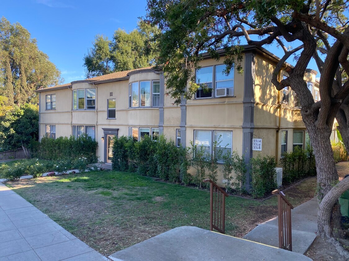 Foto del edificio - 3314 Rowena Ave