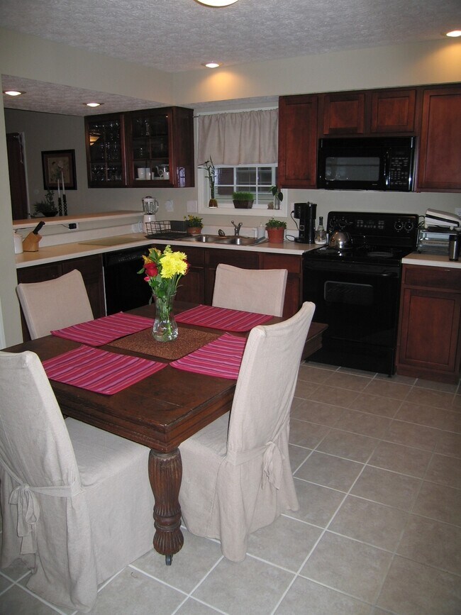 Building Photo - 1327 Cobble Creek Cir