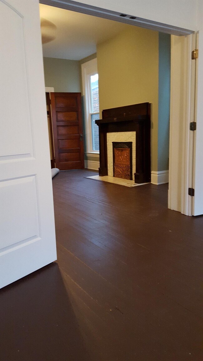 Building Photo - 823 Market St