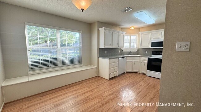 Foto del edificio - 2820 86th St