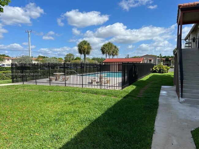 Foto del edificio - 3157 Coral Ridge Dr