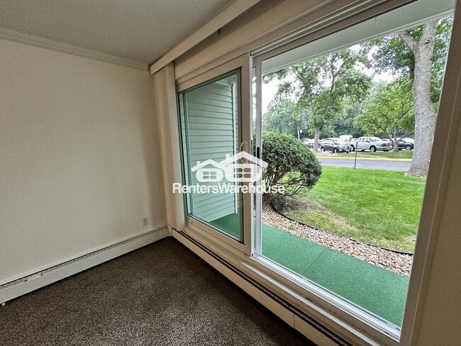 Building Photo - 1601 N Innsbruck Dr
