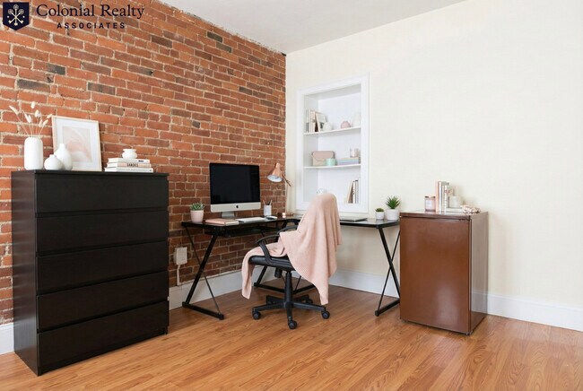 Foto del edificio - 1203 Beacon St