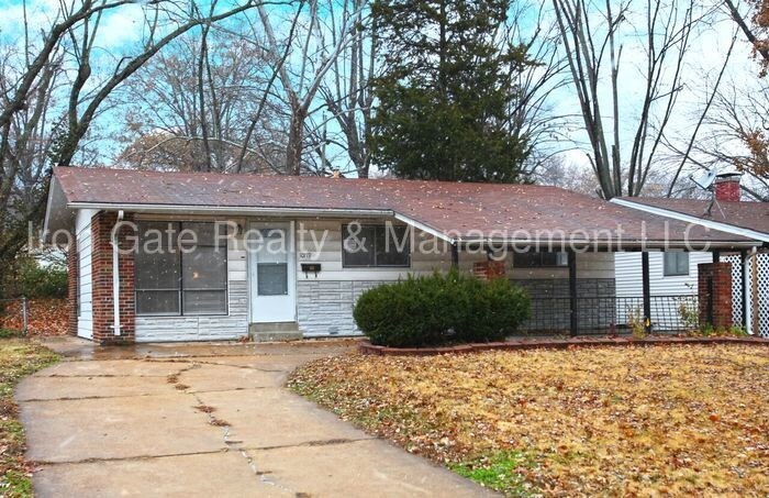 Primary Photo - 10119 Saffron Dr