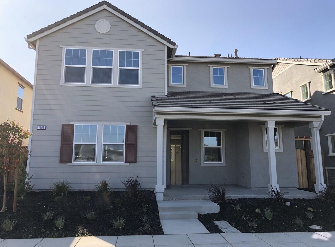 Foto principal - Spacious 4BD/3.5BA Two-Story Home in Mount...