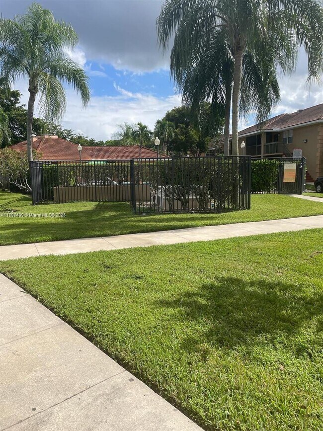 Foto del edificio - 10476 NW 8th St