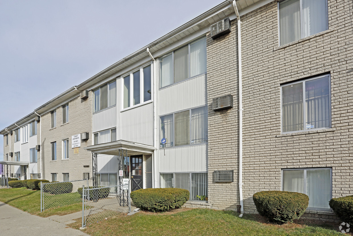 Building Photo - Conant Apartments