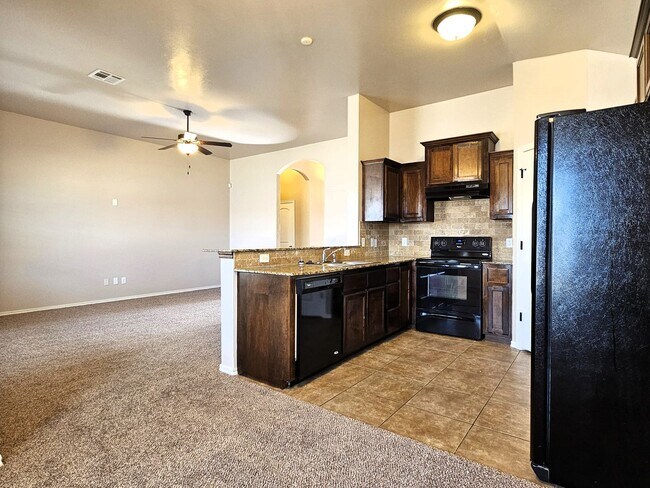 Foto del edificio - EVERYTHING YOU WANT IN A HOME! $500 OFF FI...