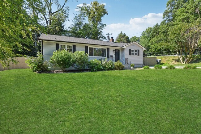 Foto del edificio - Charming 3BR House in Charlotte
