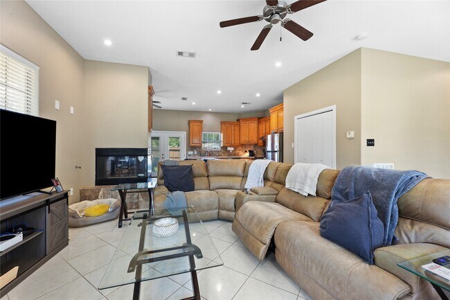 Foto del edificio - 22835 Fritz Ln