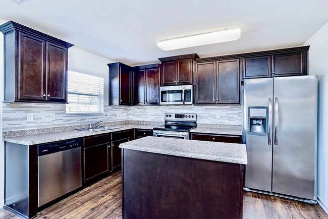 Building Photo - 102 Prairie Wolf Run