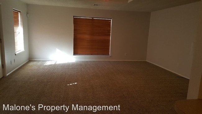 Foto del edificio - 3 br, 2 bath House - 3709 Vickie Dr
