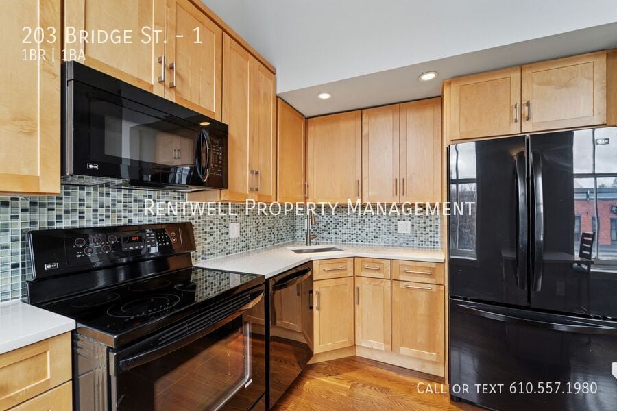 Foto principal - 203 Bridge St