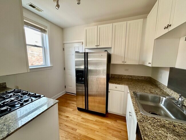 Foto del edificio - 1230 Elmwood Ave