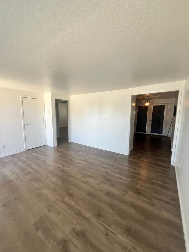Building Photo - CS-South Main Street Duplex