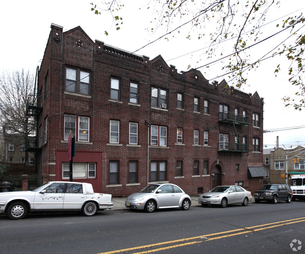 Building Photo - 260 Liberty Ave