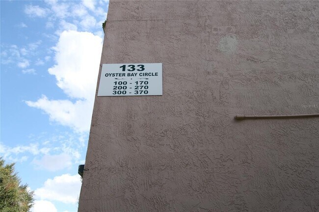 Foto del edificio - 133 Oyster Bay Cir