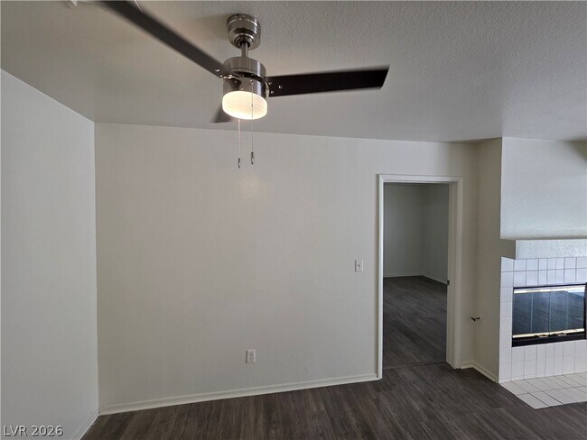 Foto del edificio - 4865 S Torrey Pines Dr