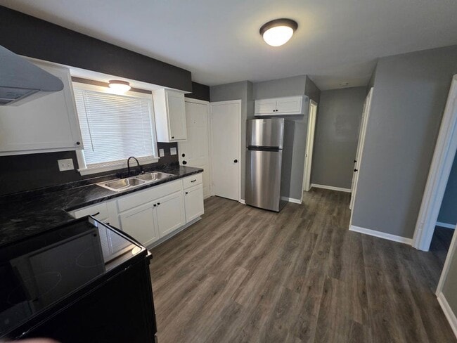 Building Photo - 8594 W Villard Ave