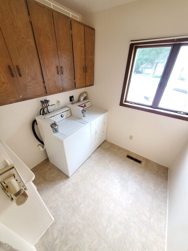 Laundry room - 252 Union St