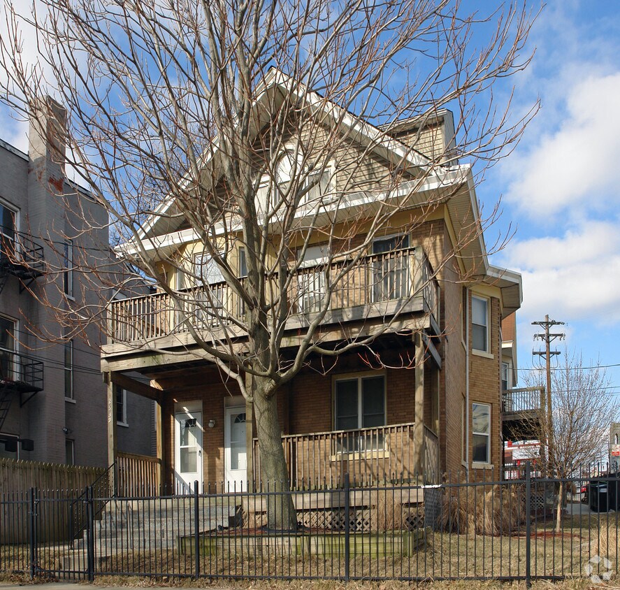 Building Photo - 2539 Park Ave