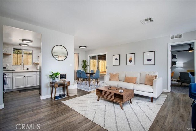 Foto del edificio - 6886 Hillview Rd