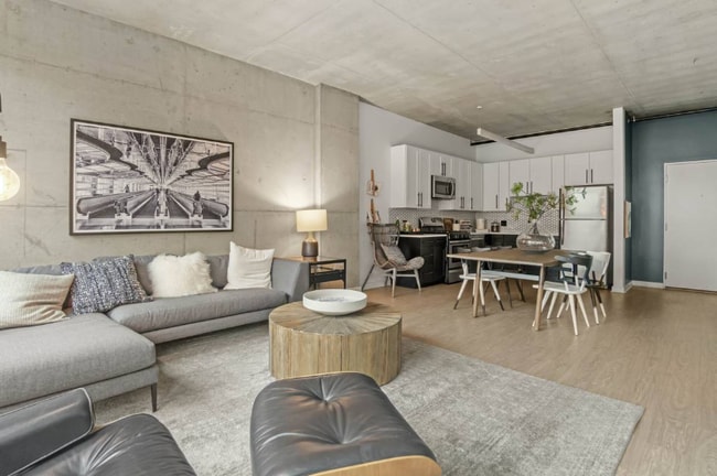 Foto del edificio - 1437 S State St