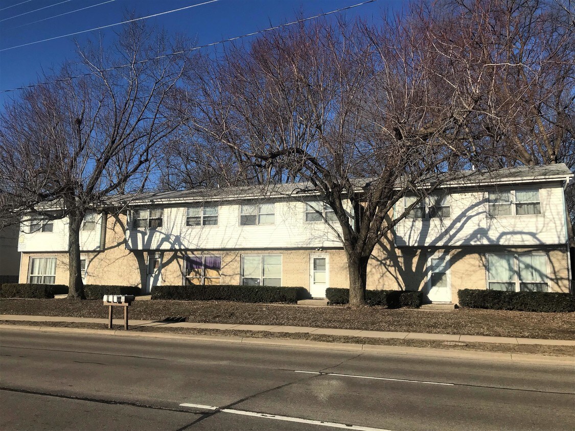 Primary Photo - 2108 Packers Ave