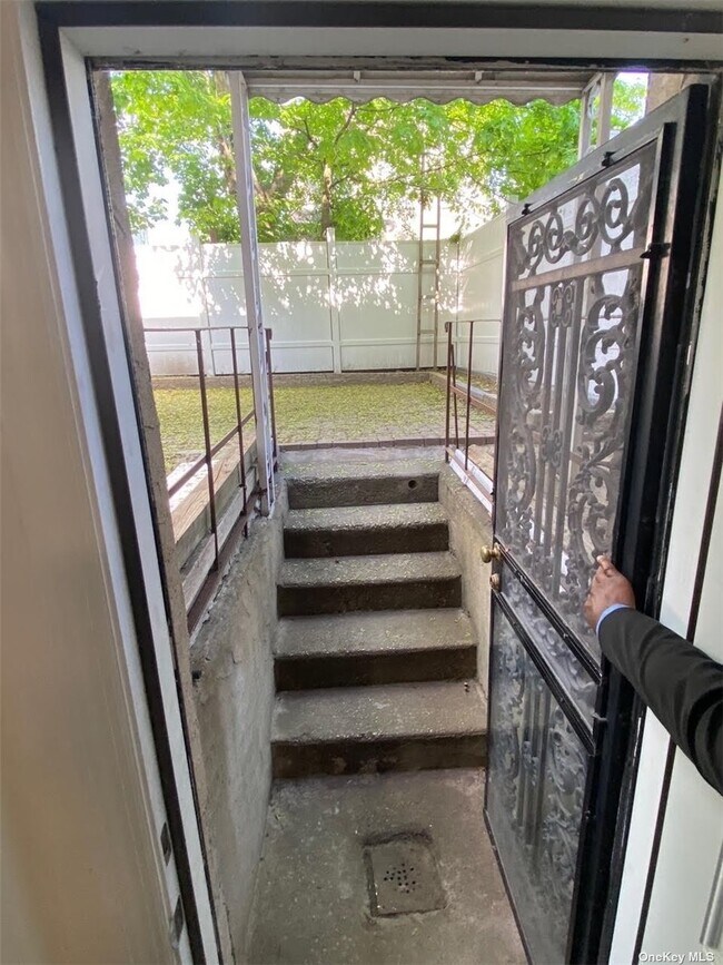 Foto del edificio - 85-25 75th St