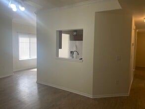 Building Photo - 3040 Mandalay Grove