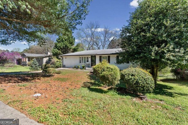 Building Photo - 2815 Carolyn Dr