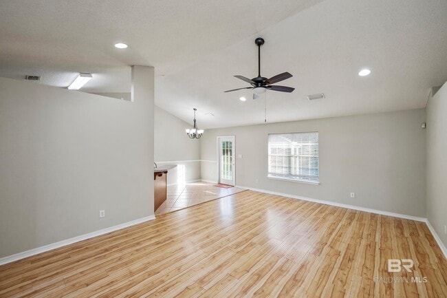 Foto del edificio - 16955 Heartland Cir