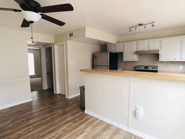 Foto del edificio - 7009 Chasewood