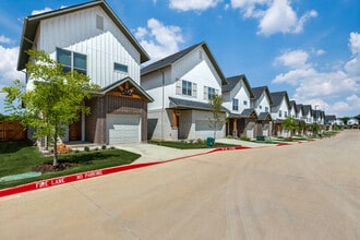 Building Photo - Adair