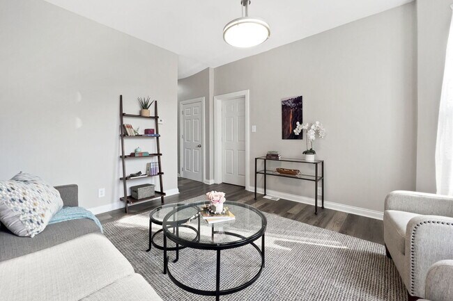 Foto del edificio - 715 N Harding Ave