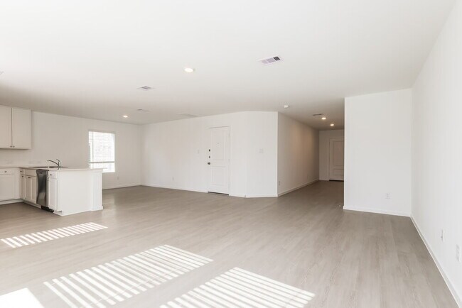 Foto del edificio - 15286 Abella Dr