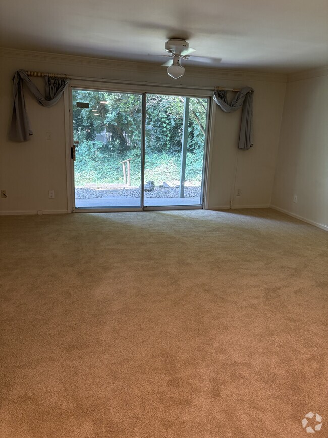 Building Photo - 509 Highwood Dr