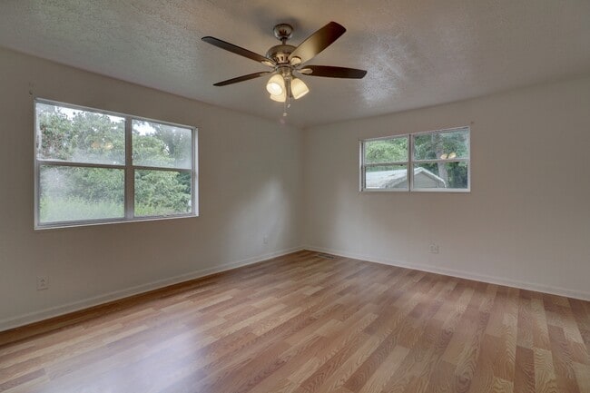 Foto del edificio - 1446 Arnold St