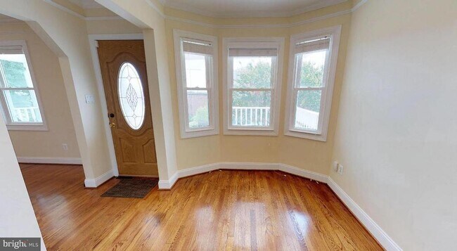 Building Photo - 2508 S Kenwood St