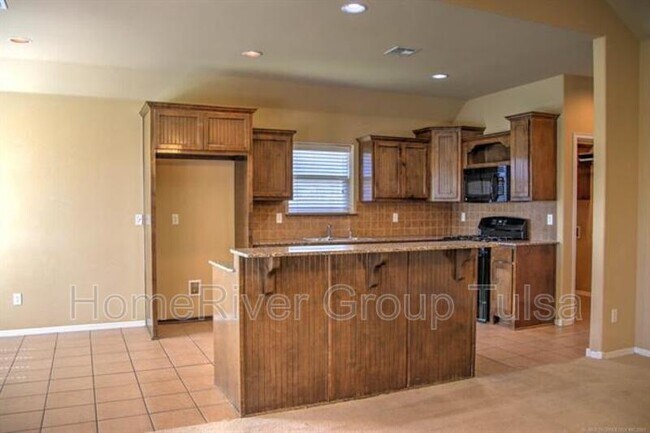 Foto del edificio - 3704 West 106th St S