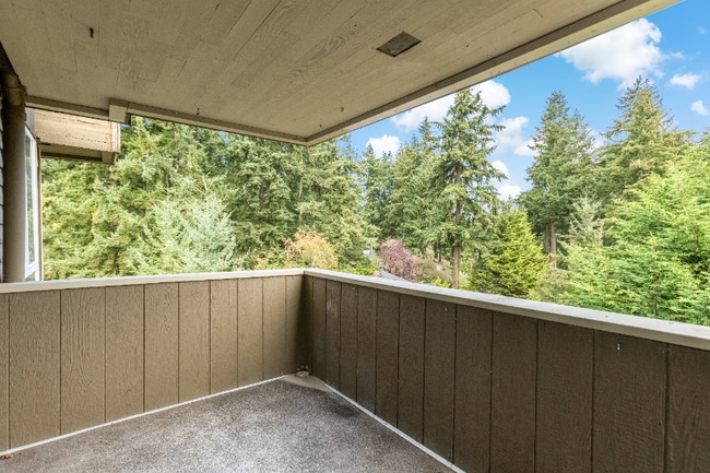 Building Photo - 12520 Roosevelt Way NE