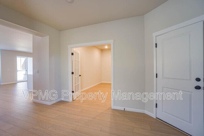Foto del edificio - 18300 NE 14th St