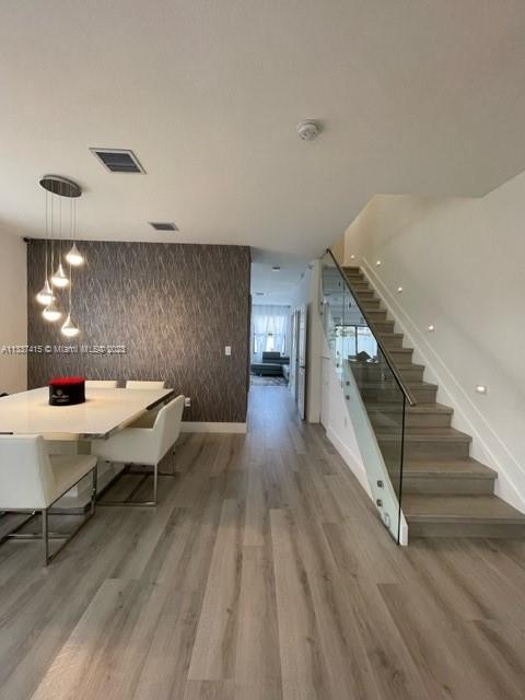 Building Photo - 10908 W 32nd Ln