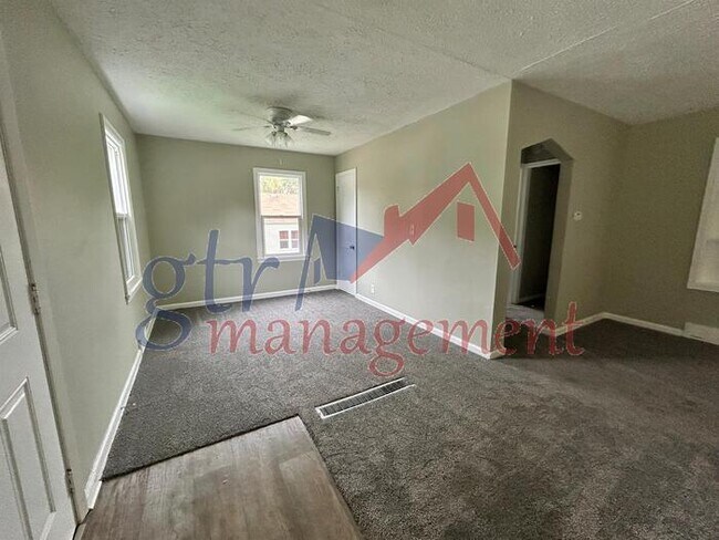 Building Photo - 3315 N 40th Ave